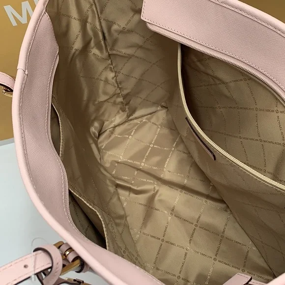 MICHAEL KORS POWDER BLUSH COLOR 
Jet Set Travel Large Saffiano Leather Tote Bag - Picture 12 of 14